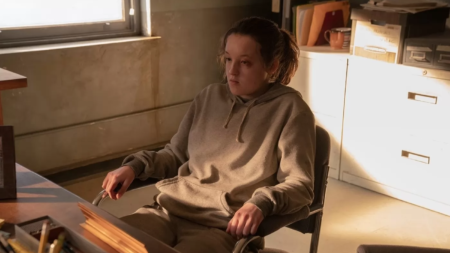 Р—РІРµР·РґР° СЃРµСЂРёР°Р»Р° РћРґРЅРё РёР· РЅР°СЃ Р‘РµР»Р»Р° Р СЌРјСЃРё СЃС‹РіСЂР°РµС‚ Р‘РµР»СѓСЋ РІРґРѕРІСѓ