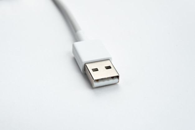 Обзор Apple Thunderbolt 3 Pro кабеля для устройств